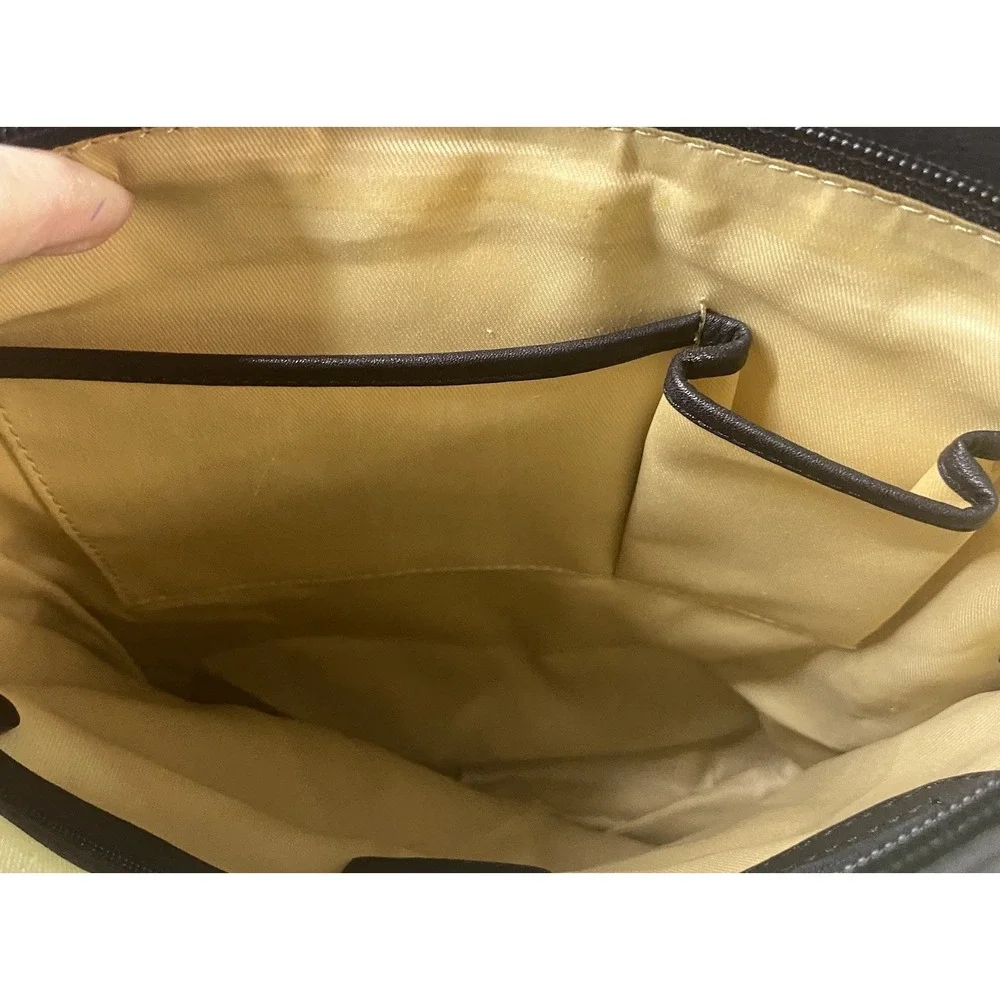 ili UNISEX Black leather Crossbody Messenger School Tablet Bag Purse 13x12x2
